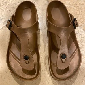 Birkenstock Gizeh Foam Thong, Metallic Brown, Size 39